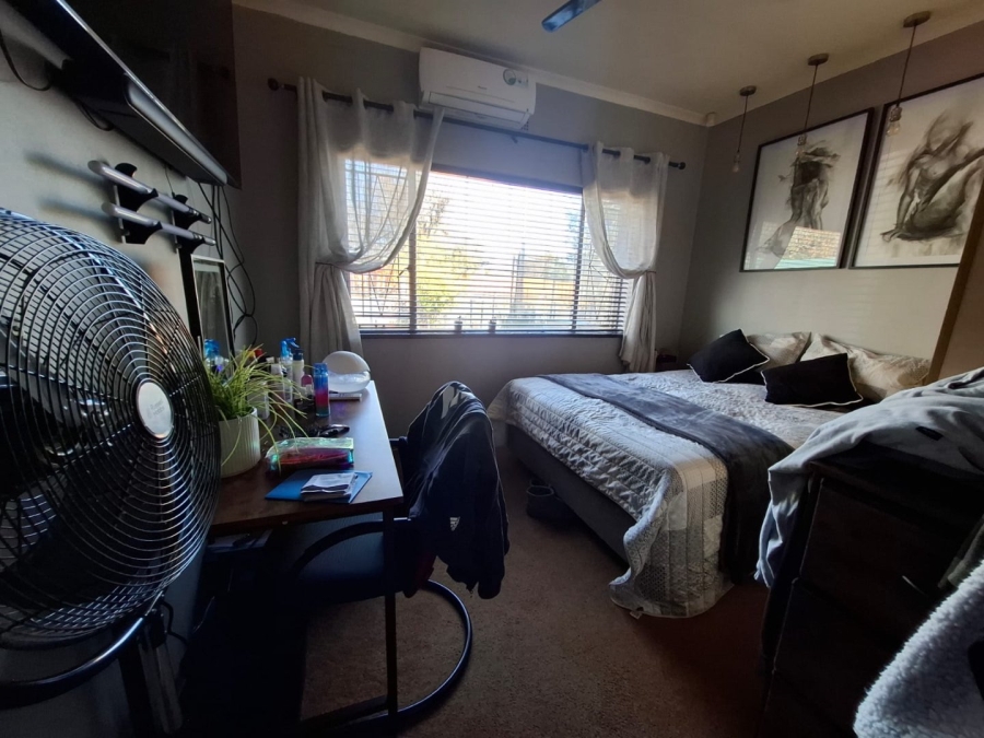 4 Bedroom Property for Sale in Hospitaalpark Free State